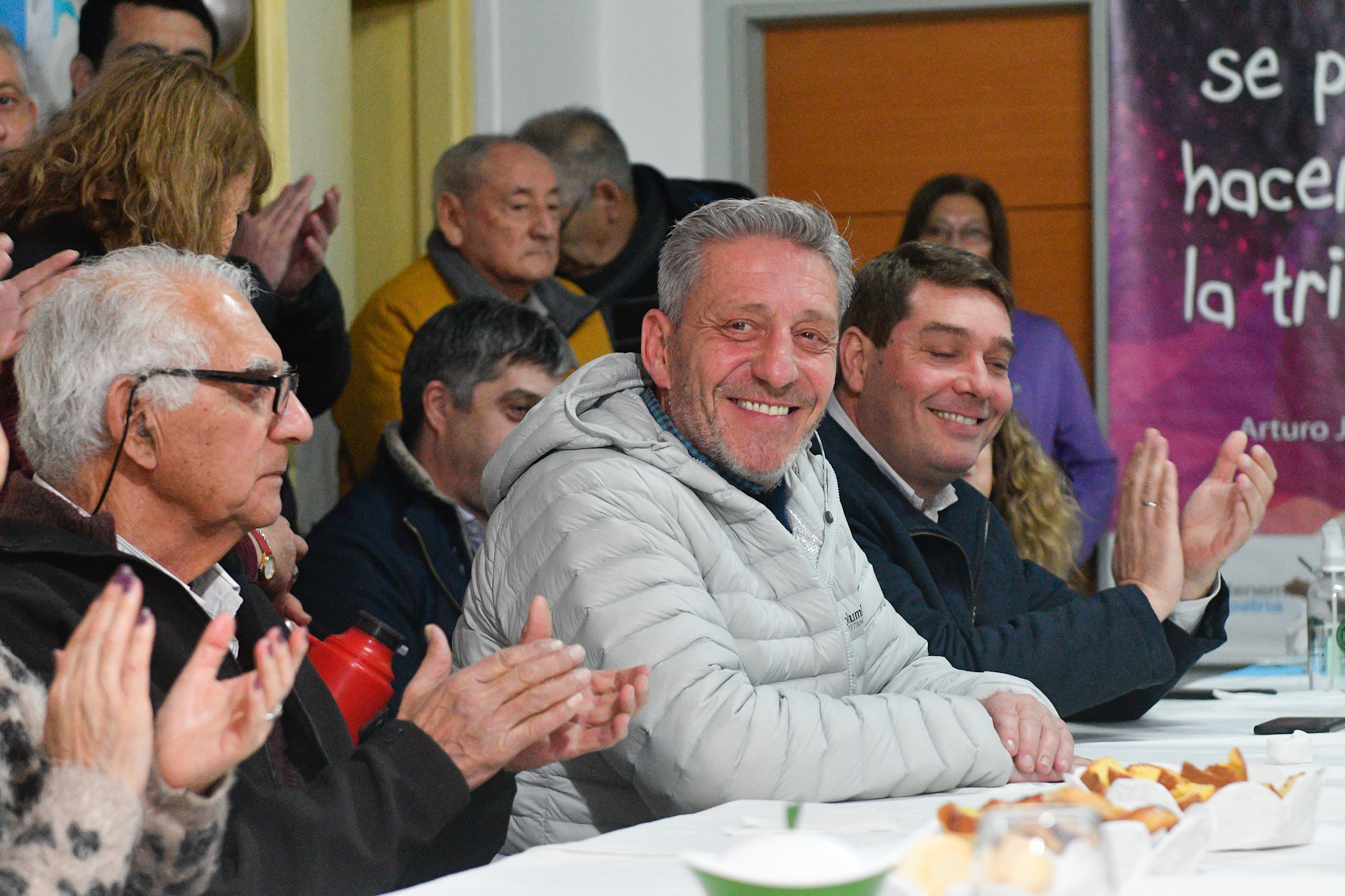 Arcioni visitó el Club de Amigos Adultos Mayores de Rawson y anunció la construcción de la sede propia